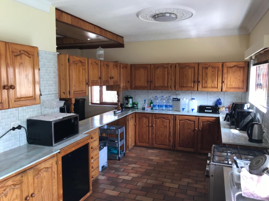 7 Bedroom Property for Sale in Sunnyridge Eastern Cape